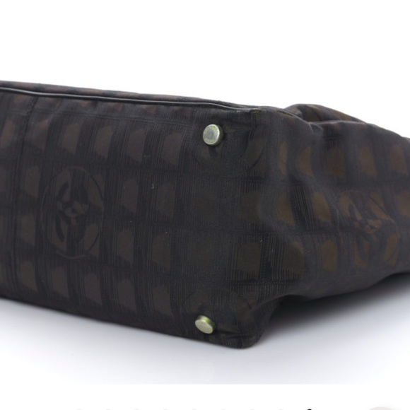 Chanel Ligne Medium, Nylon Travel Tote - Picture 3 of 10